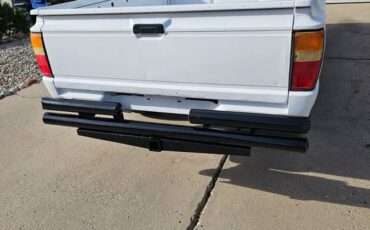 Toyota-pu-1985-white-6