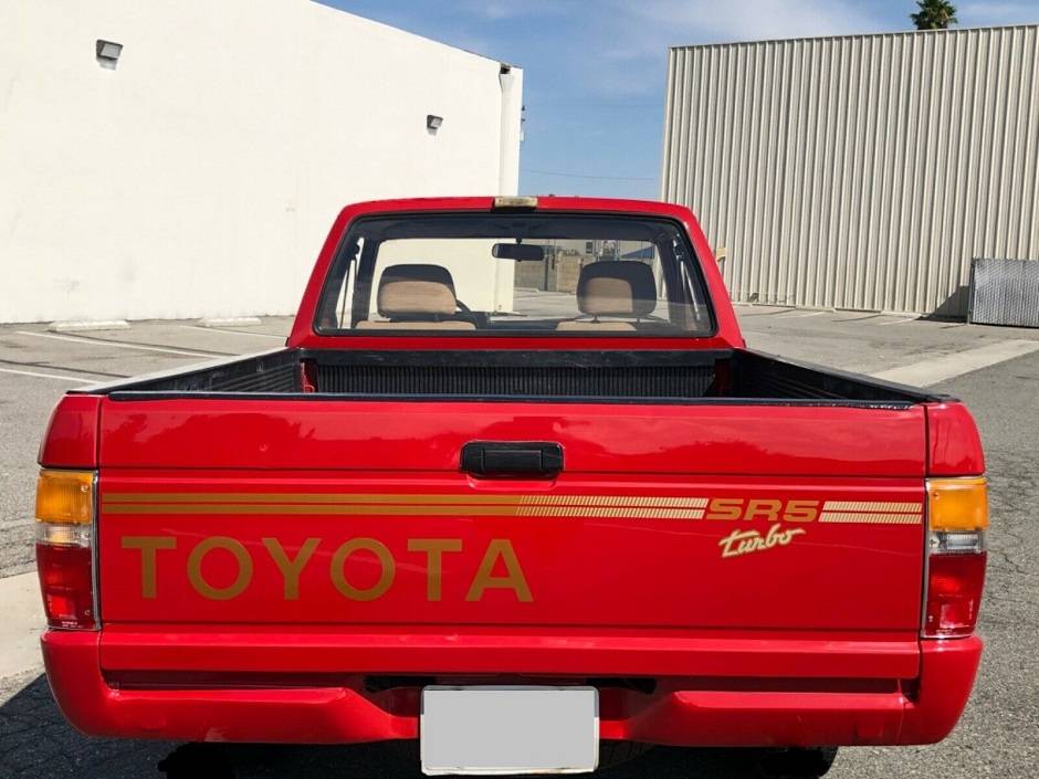 Toyota-sr5-1986-5