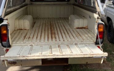 Toyota-sr5-pickup-longbed-1978-white-18