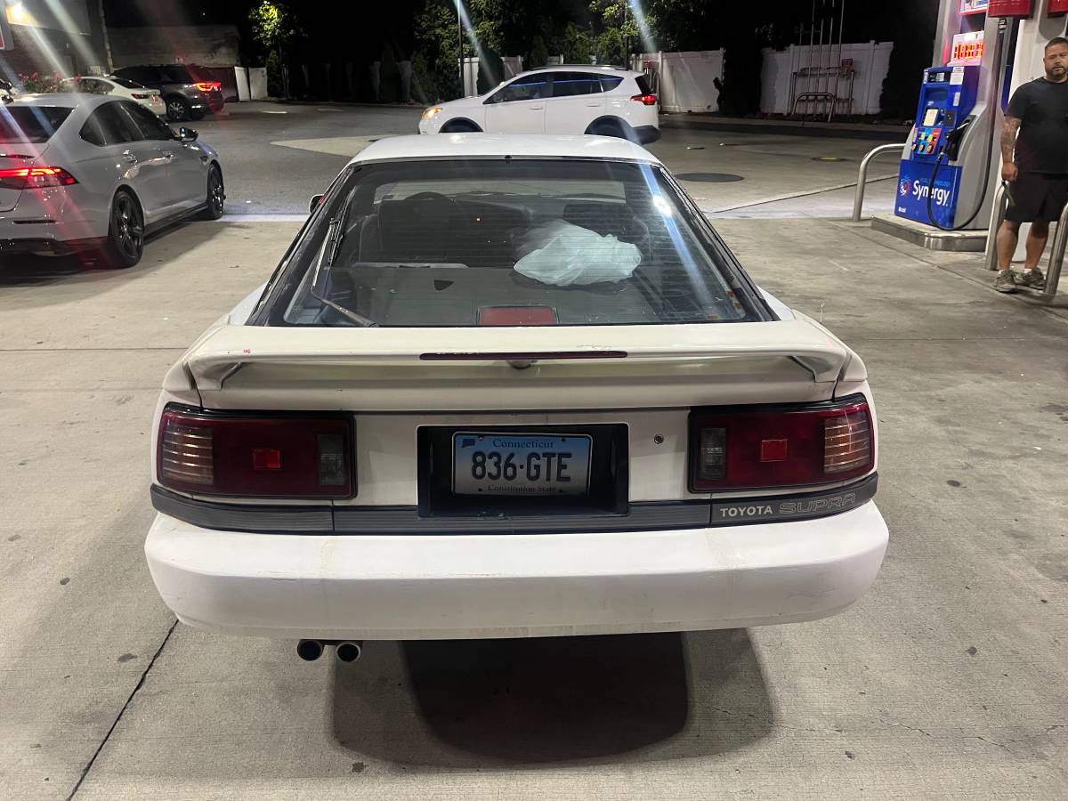 Toyota-supra-1987-white-8