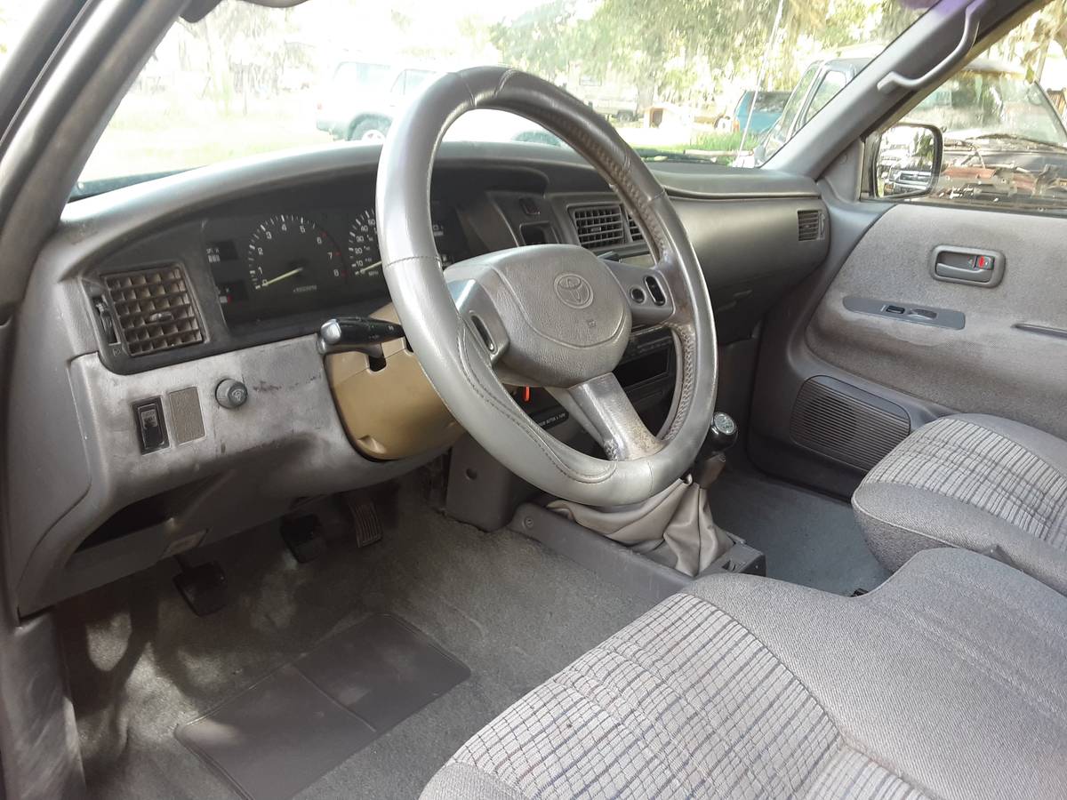 Toyota-t100-4x4-1993-black-16