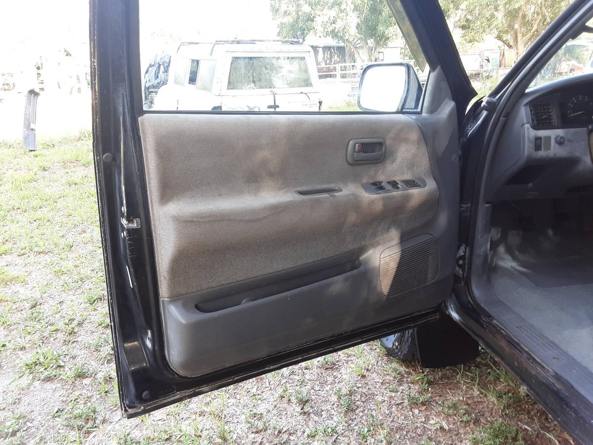 Toyota-t100-4x4-1993-black-5