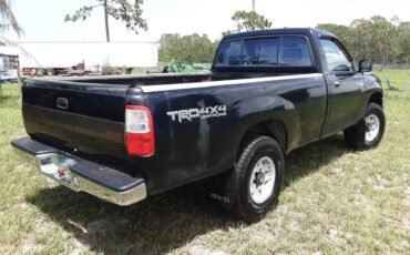 Toyota-t100-4x4-1993-black-6