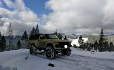 Toyota-tacoma-1981-10