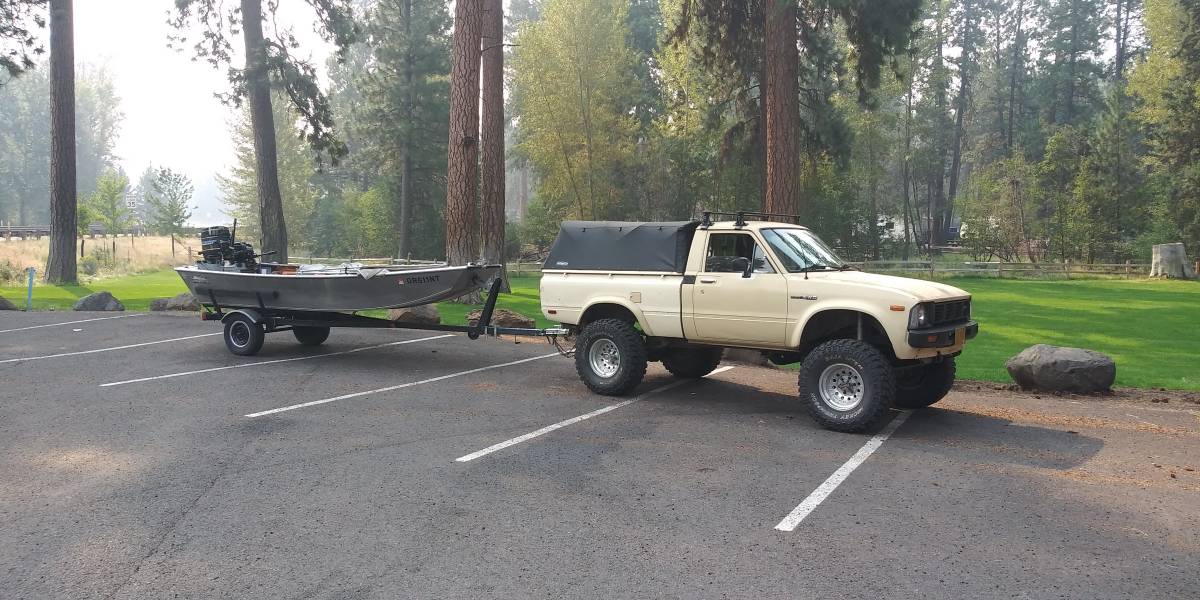 Toyota-tacoma-1981-11