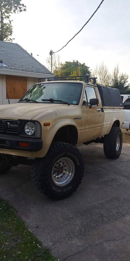 Toyota-tacoma-1981-2