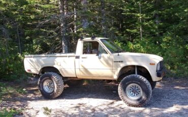Toyota-tacoma-1981-3