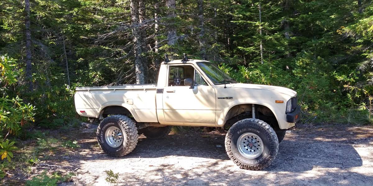 Toyota-tacoma-1981-3