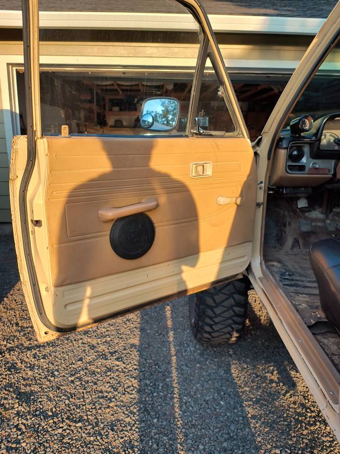 Toyota-tacoma-1981-4