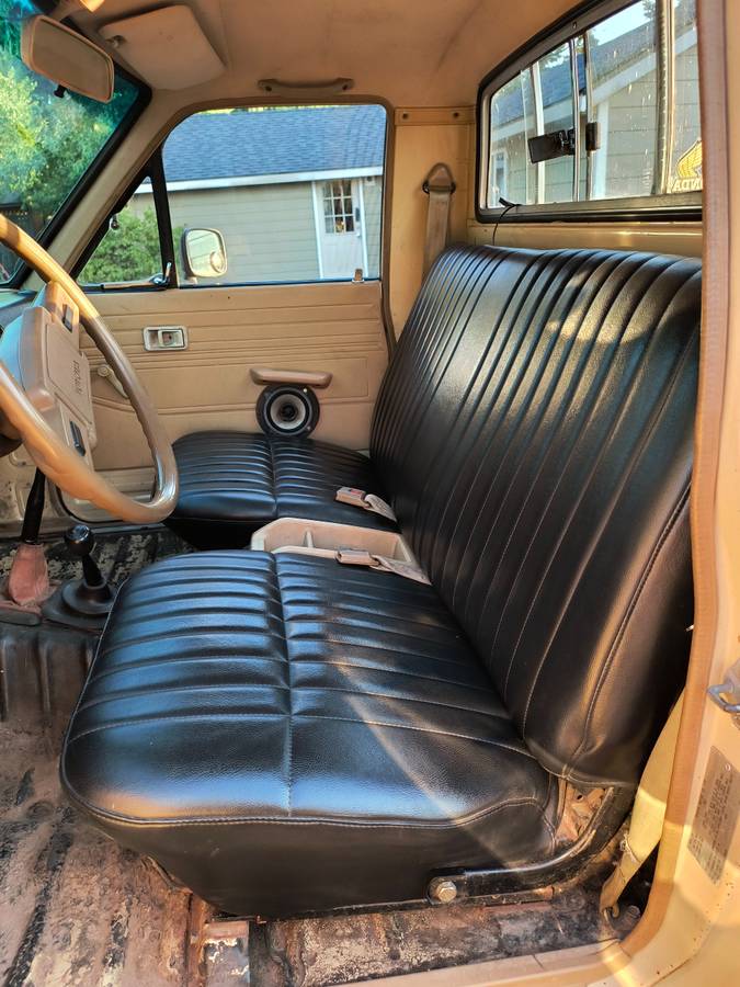 Toyota-tacoma-1981-7
