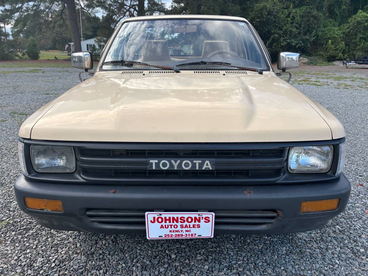 Toyota-tacoma-1989-yellow-1