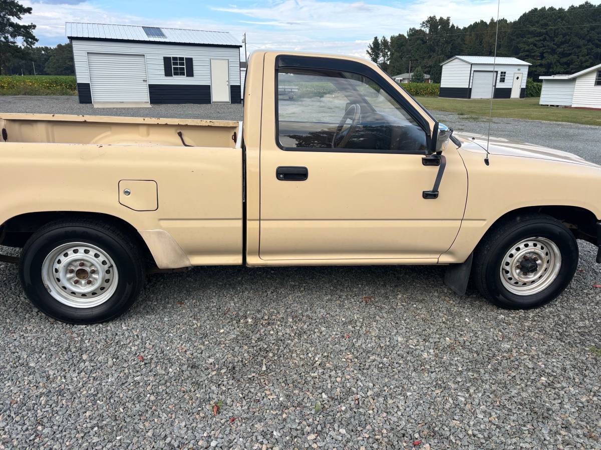 Toyota-tacoma-1989-yellow-10