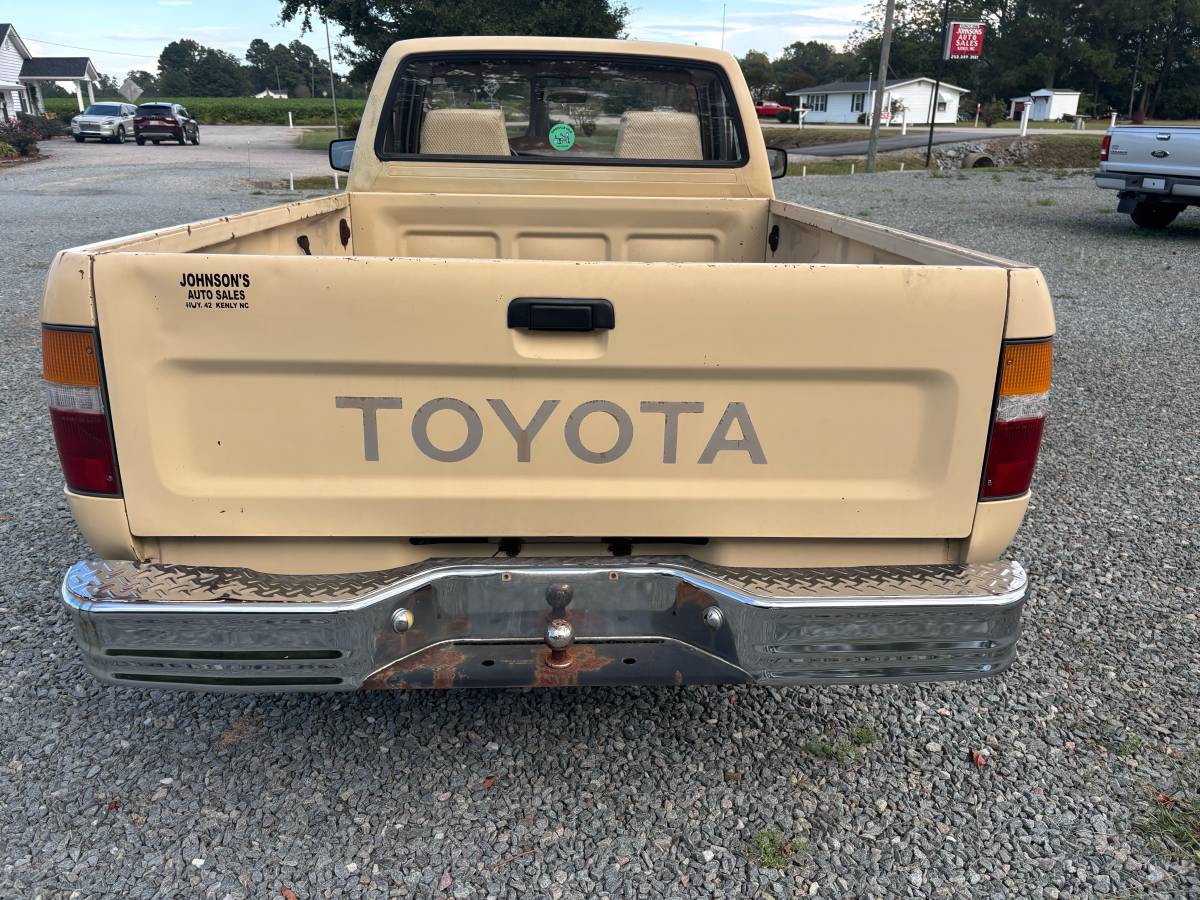 Toyota-tacoma-1989-yellow-11