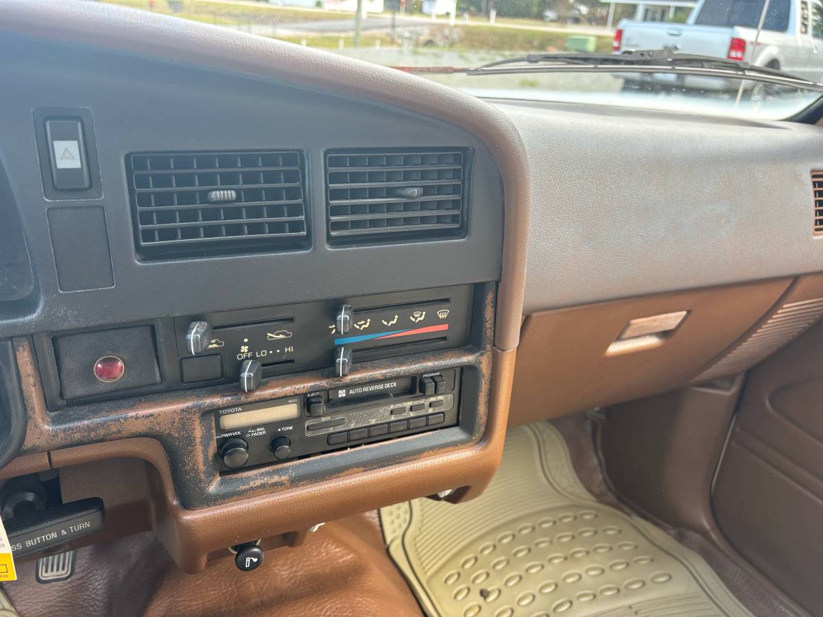 Toyota-tacoma-1989-yellow-7