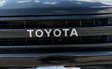 Toyota-tacoma-1991-black-1