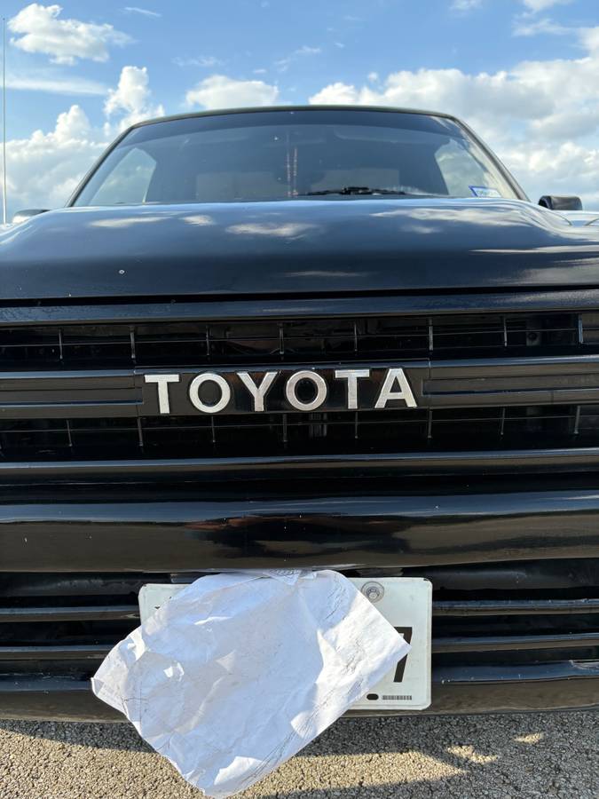 Toyota-tacoma-1991-black-1