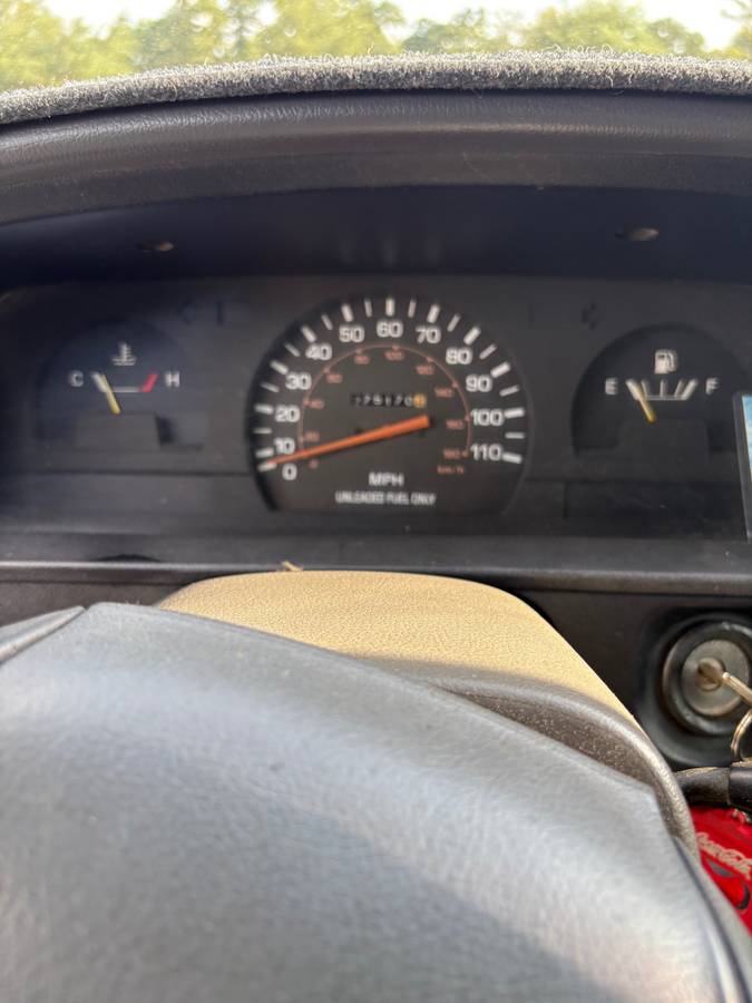Toyota-tacoma-1991-black-10