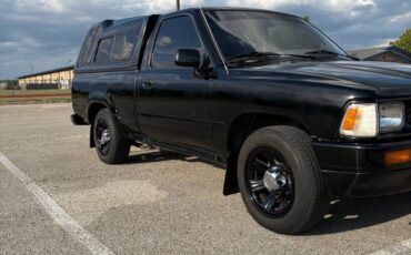 Toyota-tacoma-1991-black-2