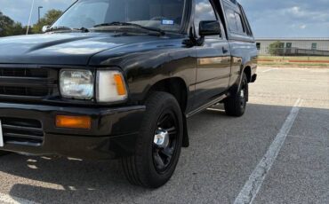 Toyota-tacoma-1991-black-3