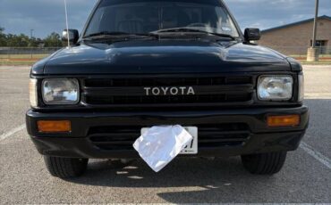 Toyota-tacoma-1991-black
