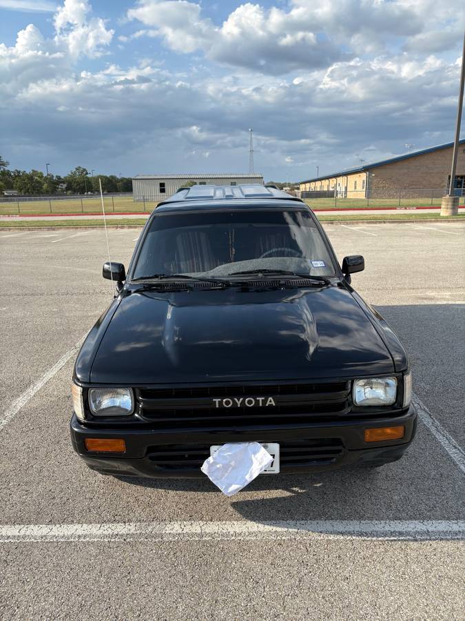 Toyota-tacoma-1991-black-4