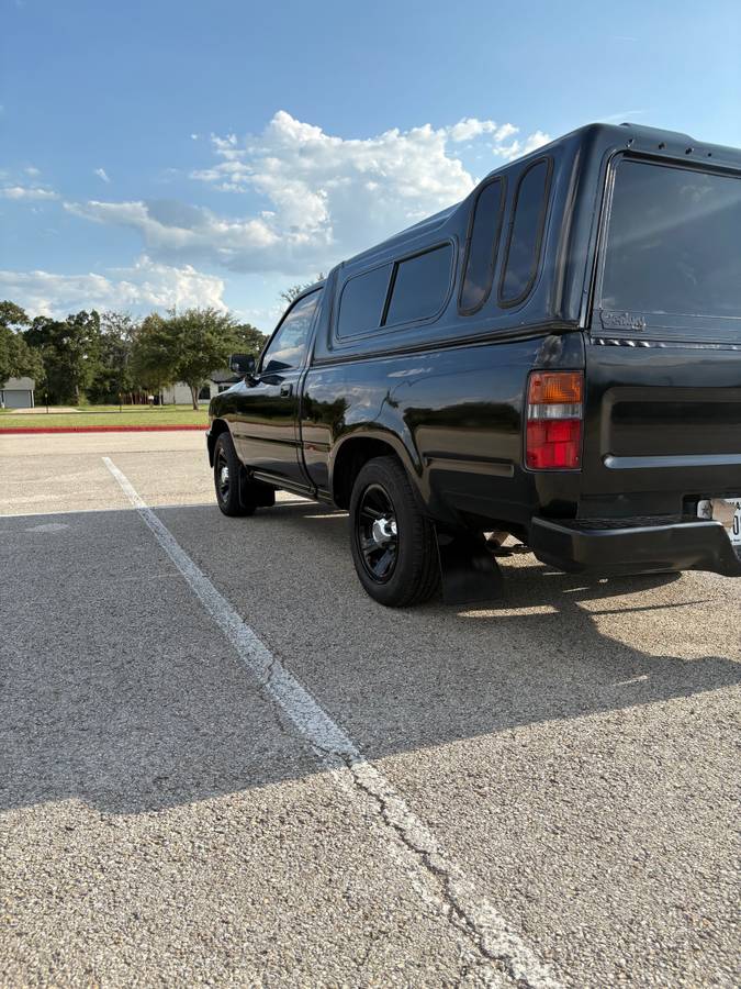 Toyota-tacoma-1991-black-5