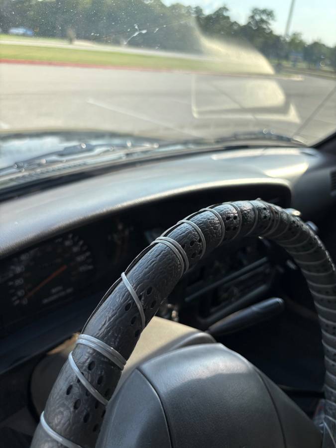 Toyota-tacoma-1991-black-9