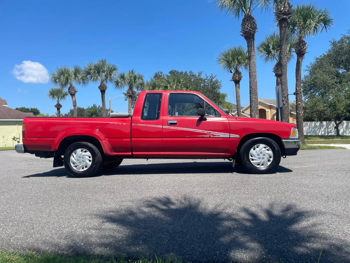 Toyota-tacoma-1992-red-11
