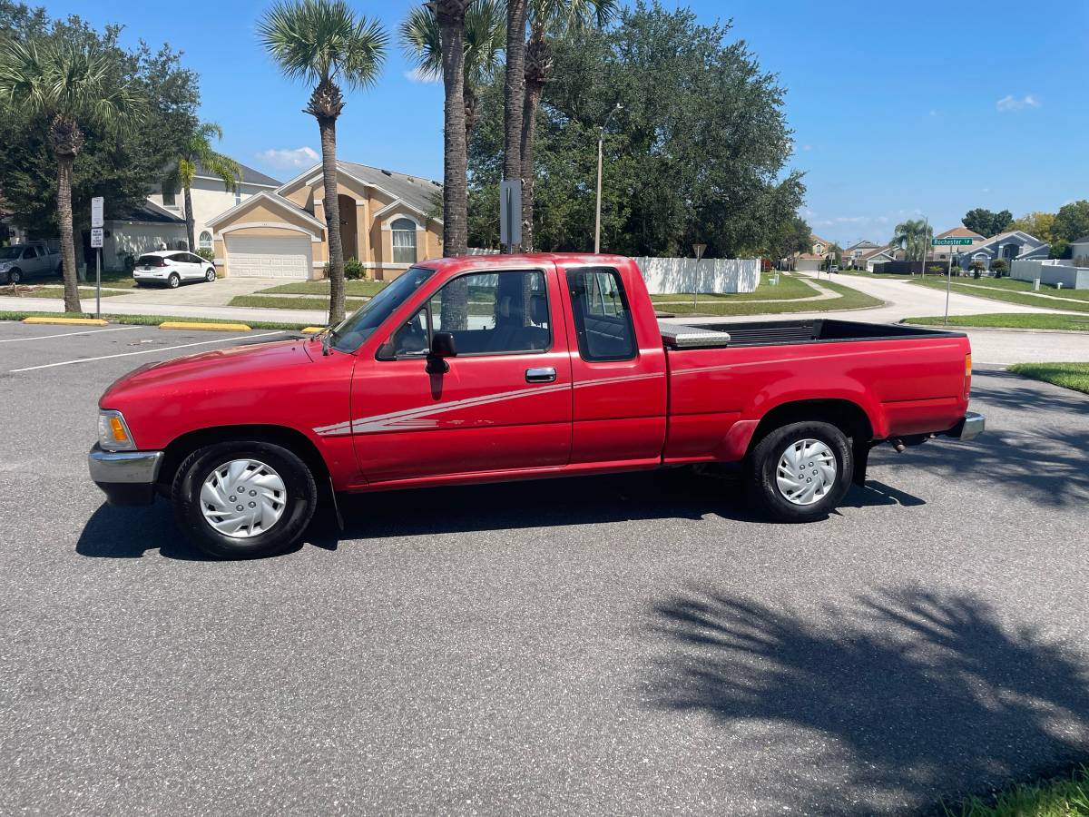 Toyota-tacoma-1992-red-16