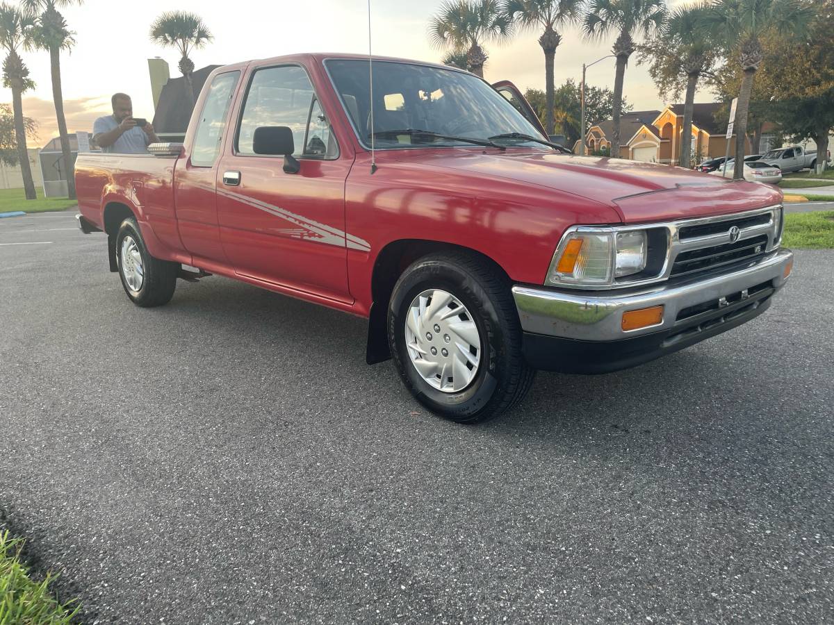 Toyota-tacoma-1992-red-22