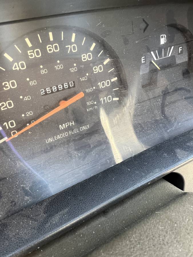 Toyota-tacoma-1993-red-9