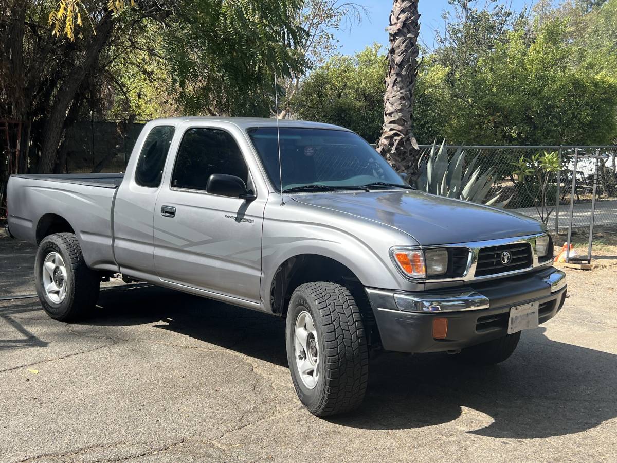 Toyota-tacoma-1995-1