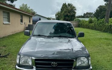 Toyota-tacoma-2wd-1995-grey-1