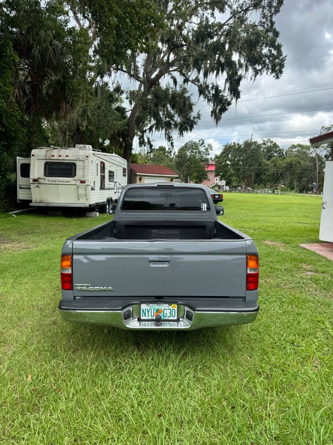 Toyota-tacoma-2wd-1995-grey-6
