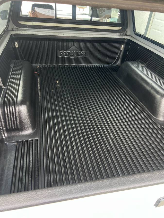 Toyota-tacoma-4wd-1987-11