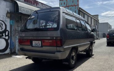 Toyota-townace-diesel-1991-2