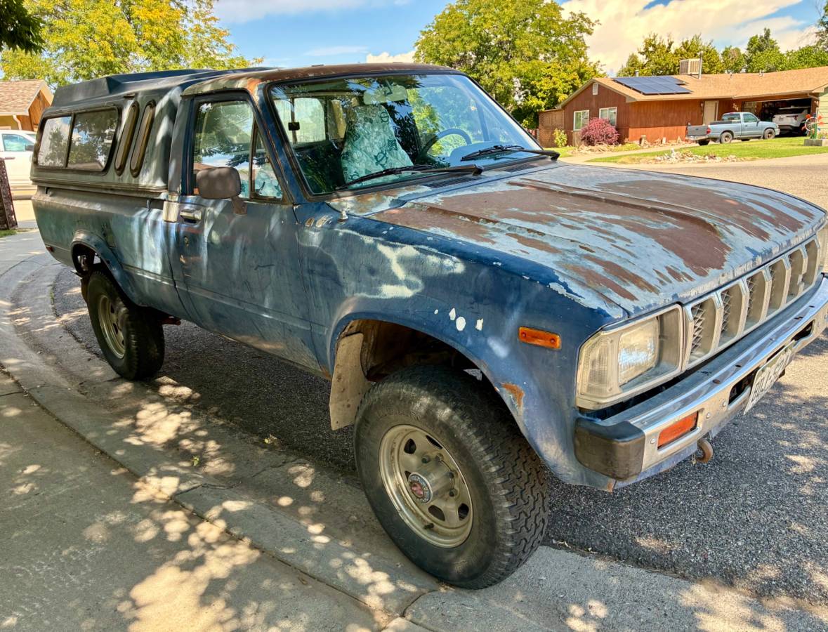 Toyota-truck-1983-2