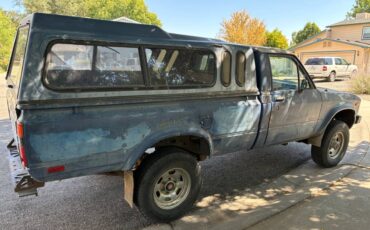 Toyota-truck-1983-5
