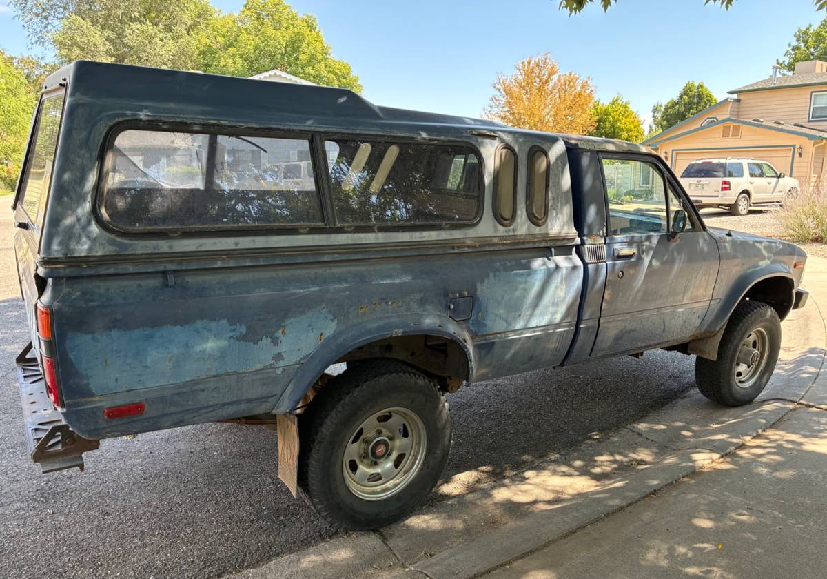 Toyota-truck-1983-5