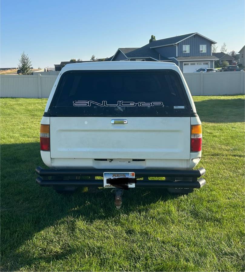 Toyota-truck-1990-white-5