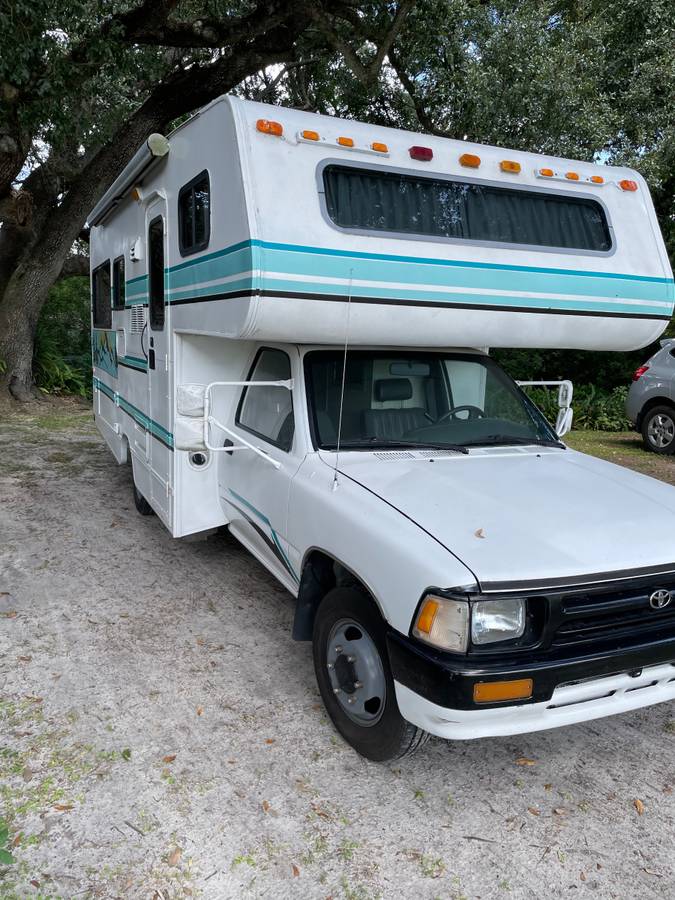 Toyota-v6-truck-1993-white-22