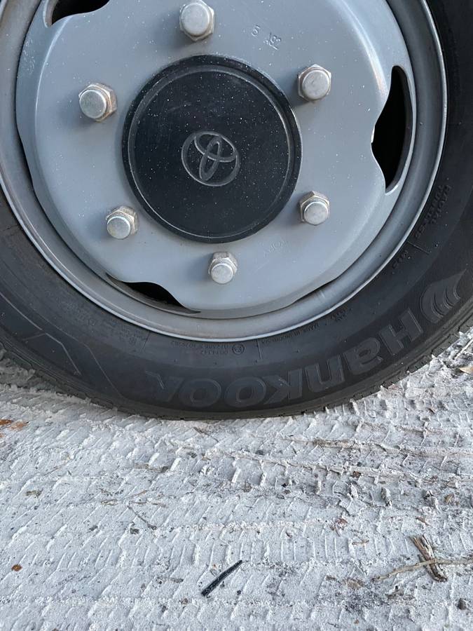 Toyota-v6-truck-1993-white-6