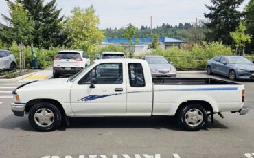 Toyota-xtra-cab-1993-white-1