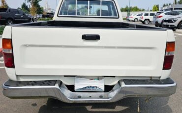 Toyota-xtra-cab-1993-white-2