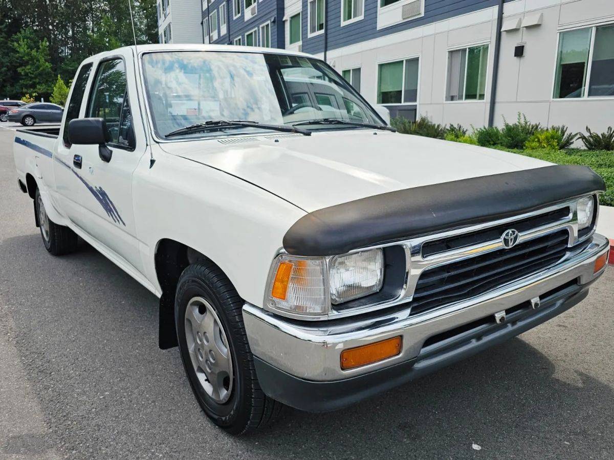 Toyota-xtra-cab-1993-white-5