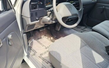 Toyota-xtra-cab-1993-white-7