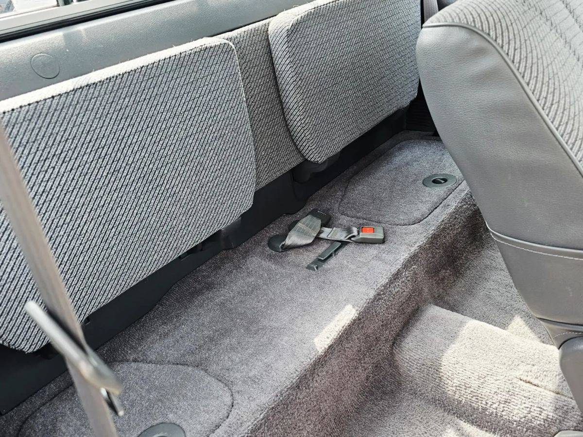 Toyota-xtra-cab-1993-white-8