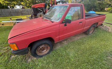 Toyota1991-nissan-1986-red-1