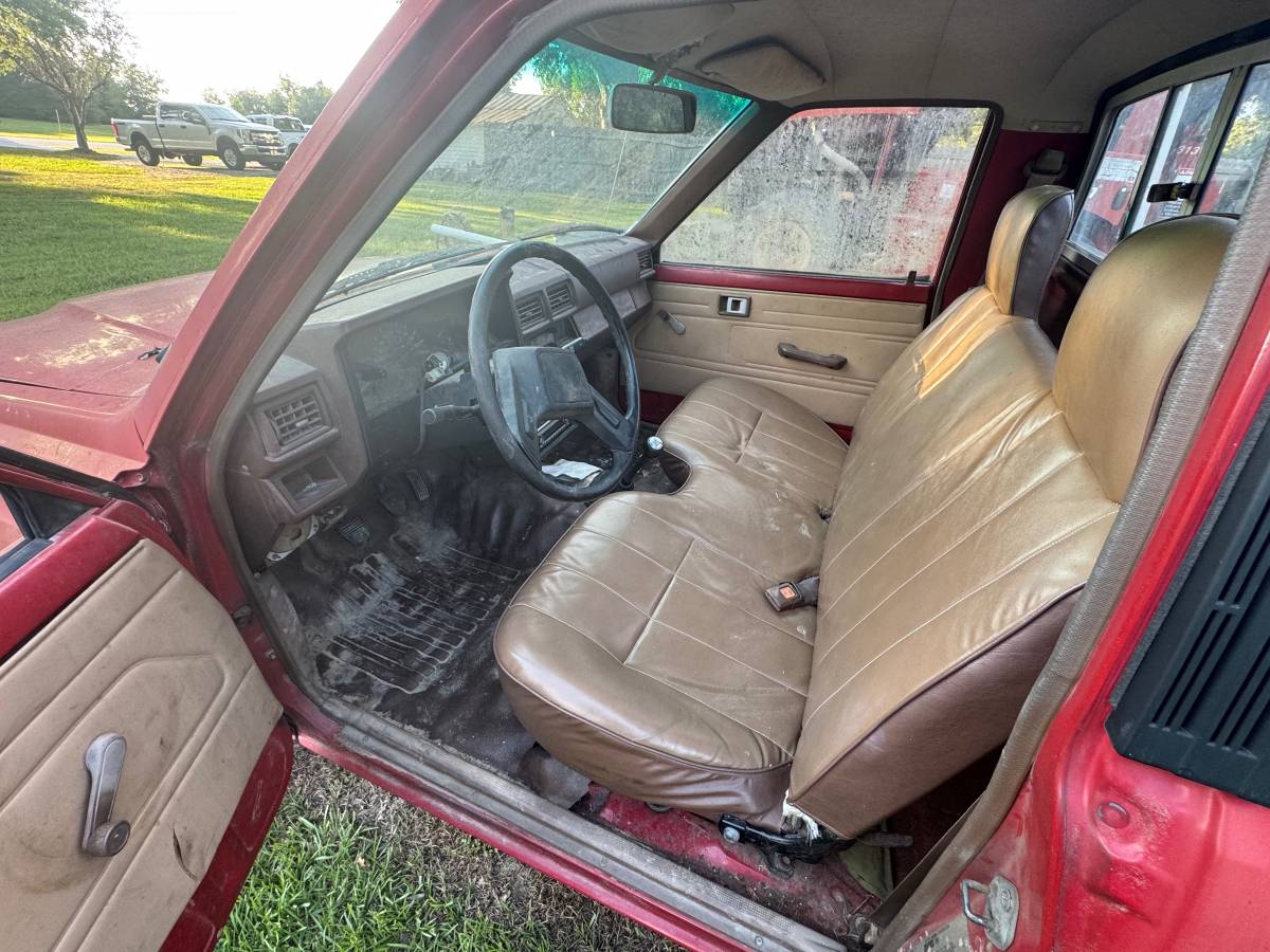 Toyota1991-nissan-1986-red-3