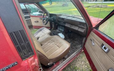 Toyota1991-nissan-1986-red-4